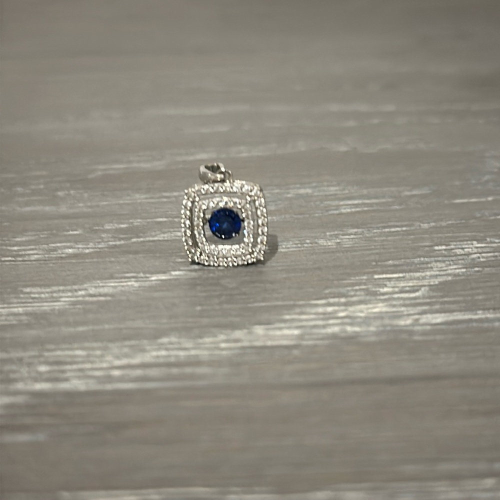 Floating Diamonds Pendant